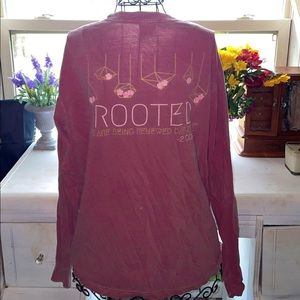 •graphic long sleeve•